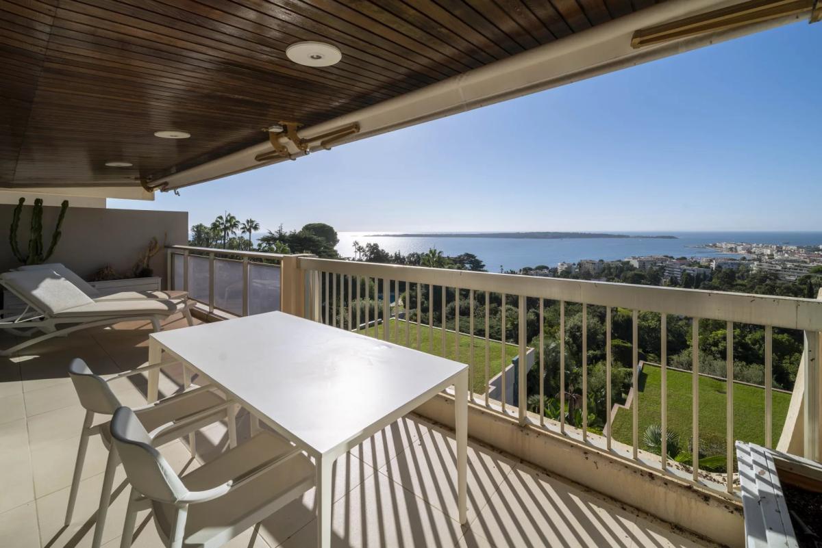 Appartement 4 pièces vue mer à vendre - Cannes Californie