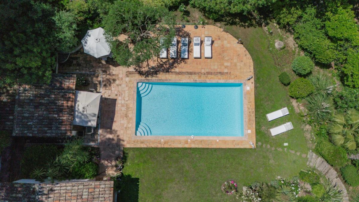 A VENDRE CANNES LE CANNET  VILLA SPACIEUSE DOMAINE PRIVE