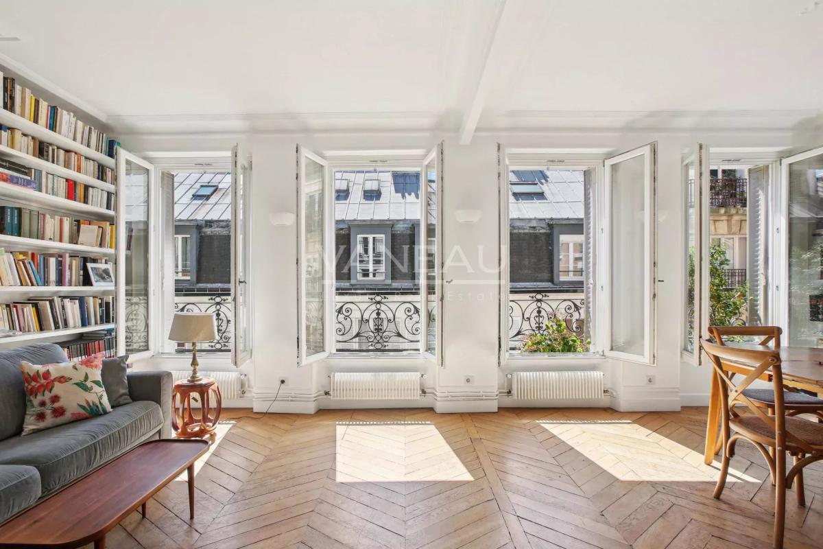 Exclusivité - Paris VIe - Luxembourg/Vavin - Trois pièces traver