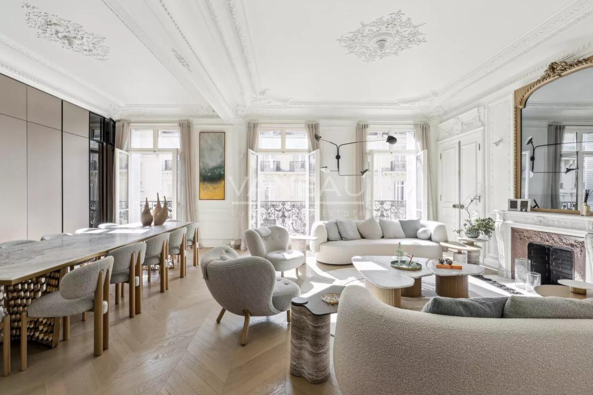 PARIS VIIIe - Triangle d'Or - Magnifique appartement familial et