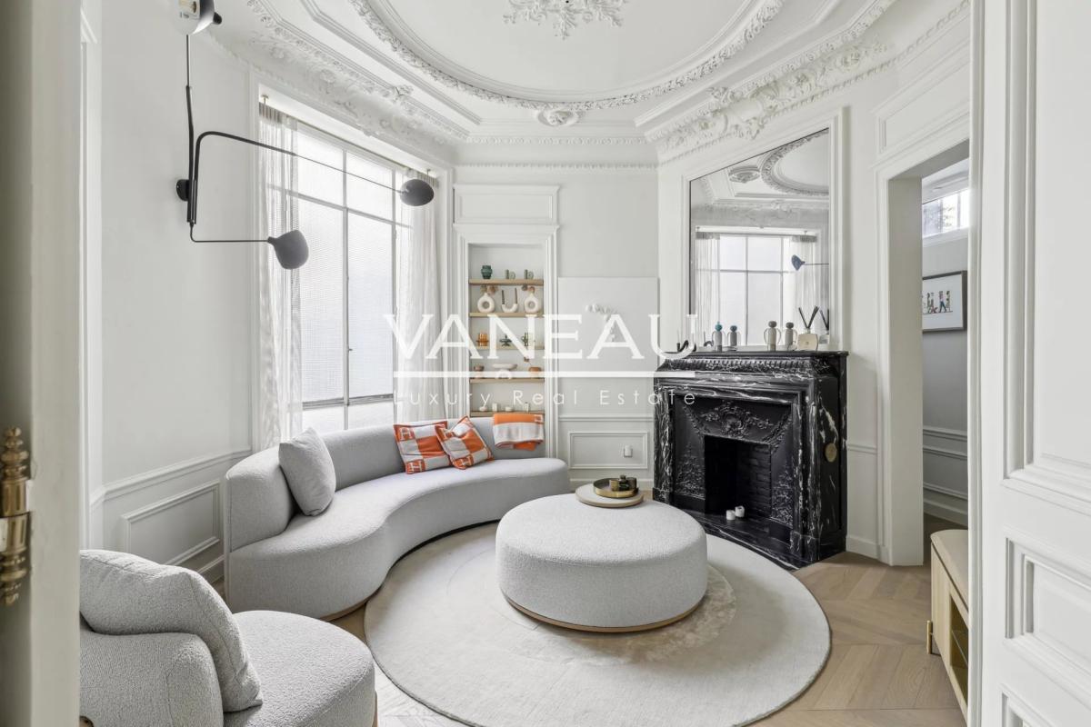PARIS VIIIe - Triangle d'Or - Magnifique appartement familial et