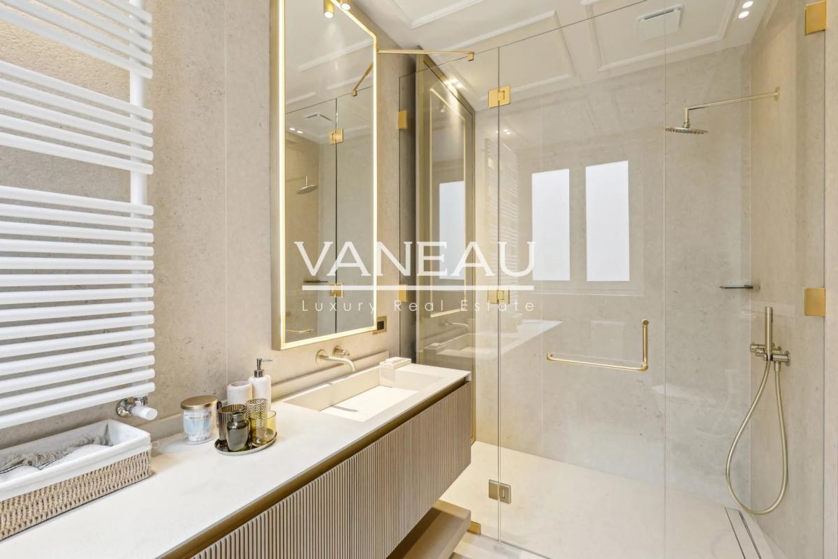 PARIS VIIIe - Triangle d'Or - Magnifique appartement familial et
