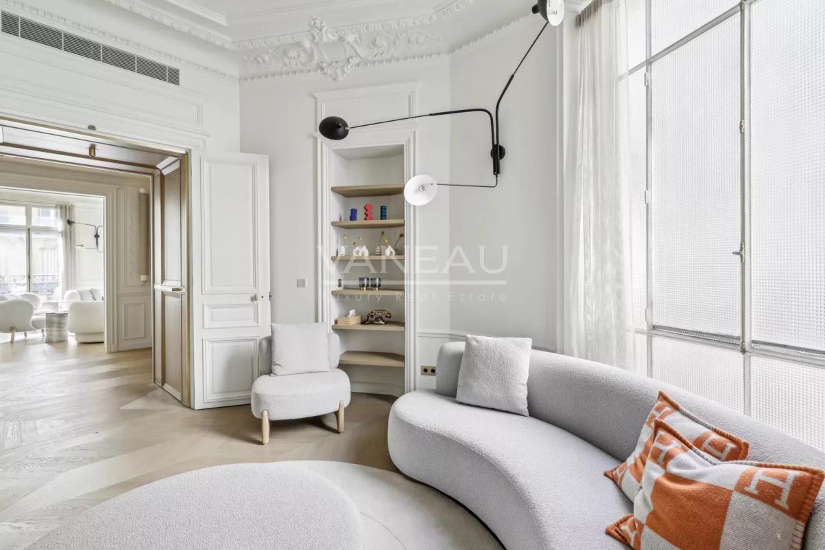 PARIS VIIIe - Triangle d'Or - Magnifique appartement familial et