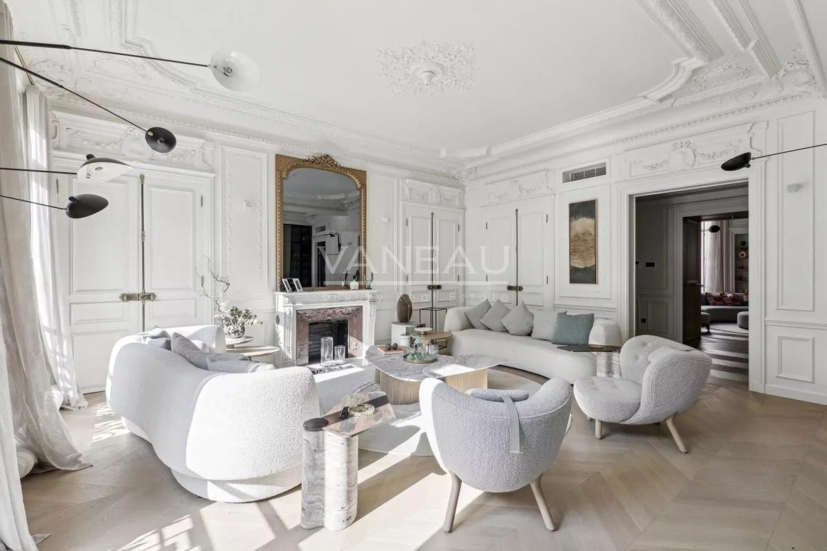PARIS VIIIe - Triangle d'Or - Magnifique appartement familial et