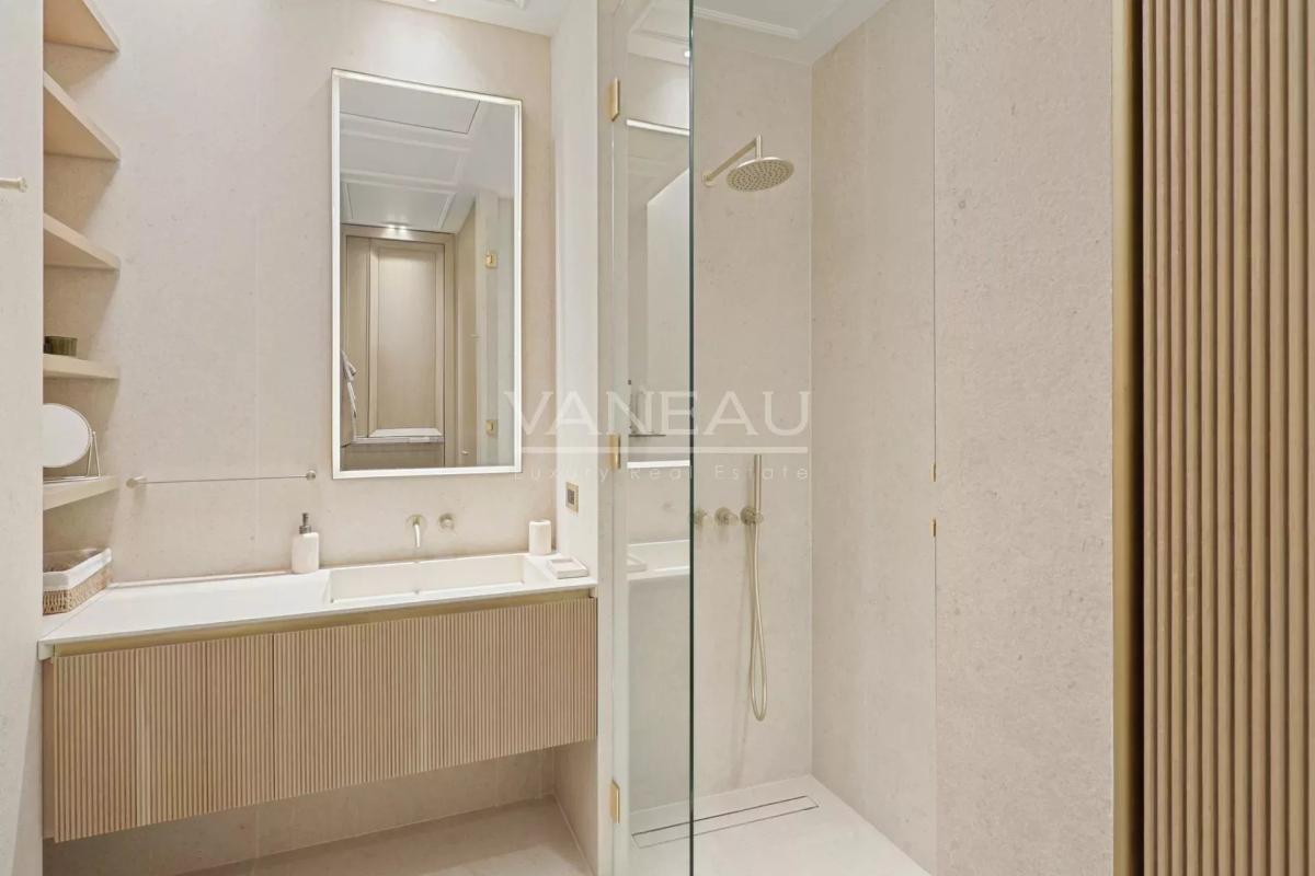 PARIS VIIIe - Triangle d'Or - Magnifique appartement familial et