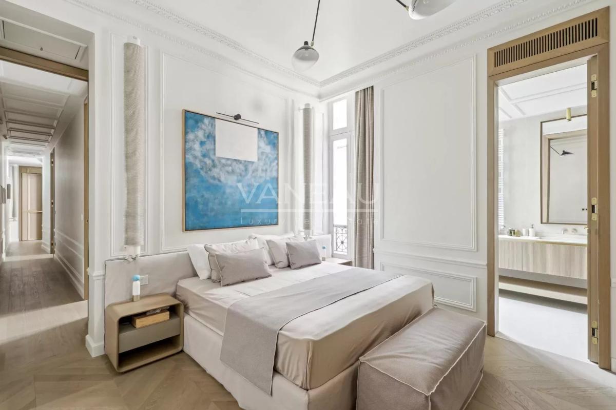 PARIS VIIIe - Triangle d'Or - Magnifique appartement familial et