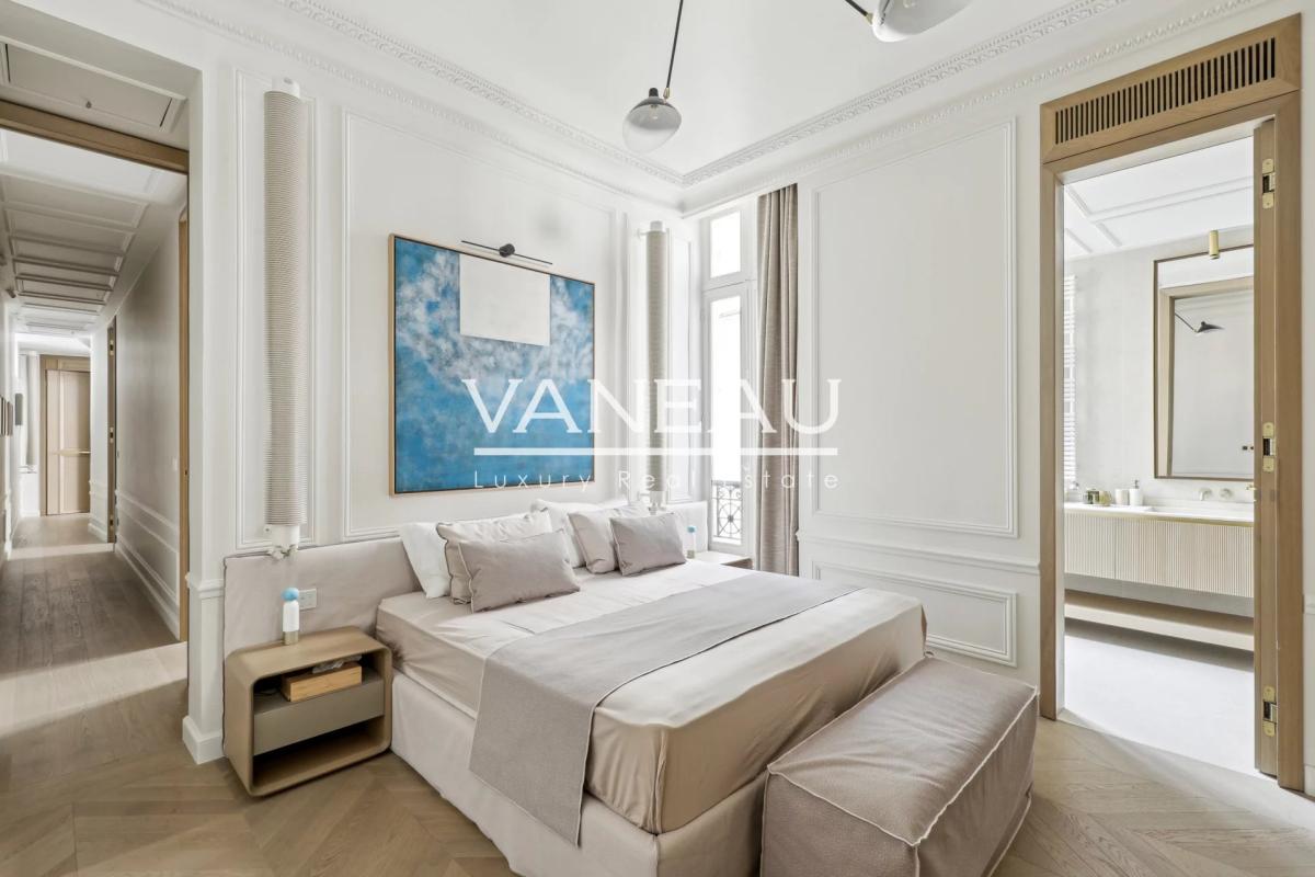 PARIS VIIIe - Triangle d'Or - Magnifique appartement familial et