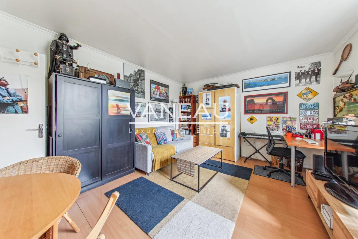 STUDIO - RUE DE L'EST