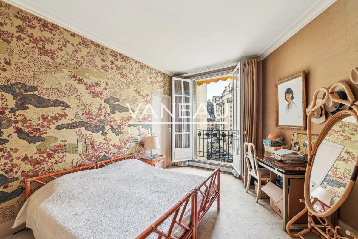 Paris XVI Nord - 197m2 - Beau familial étage élevé, vue dégagée.