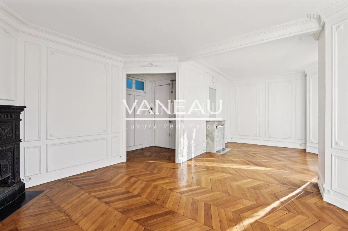 Exclusivité - PARIS VIIe - Bon Marché - Vaneau