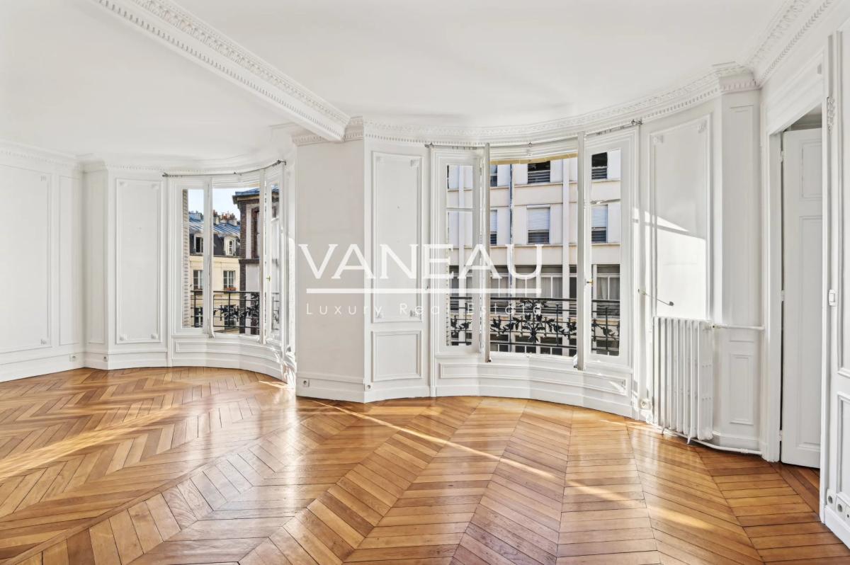 Exclusivité - PARIS VIIe - Bon Marché - Vaneau