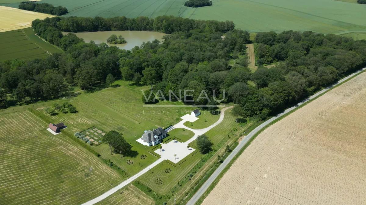 Domaine de 20 hectares - 1.30h de paris - perche sud