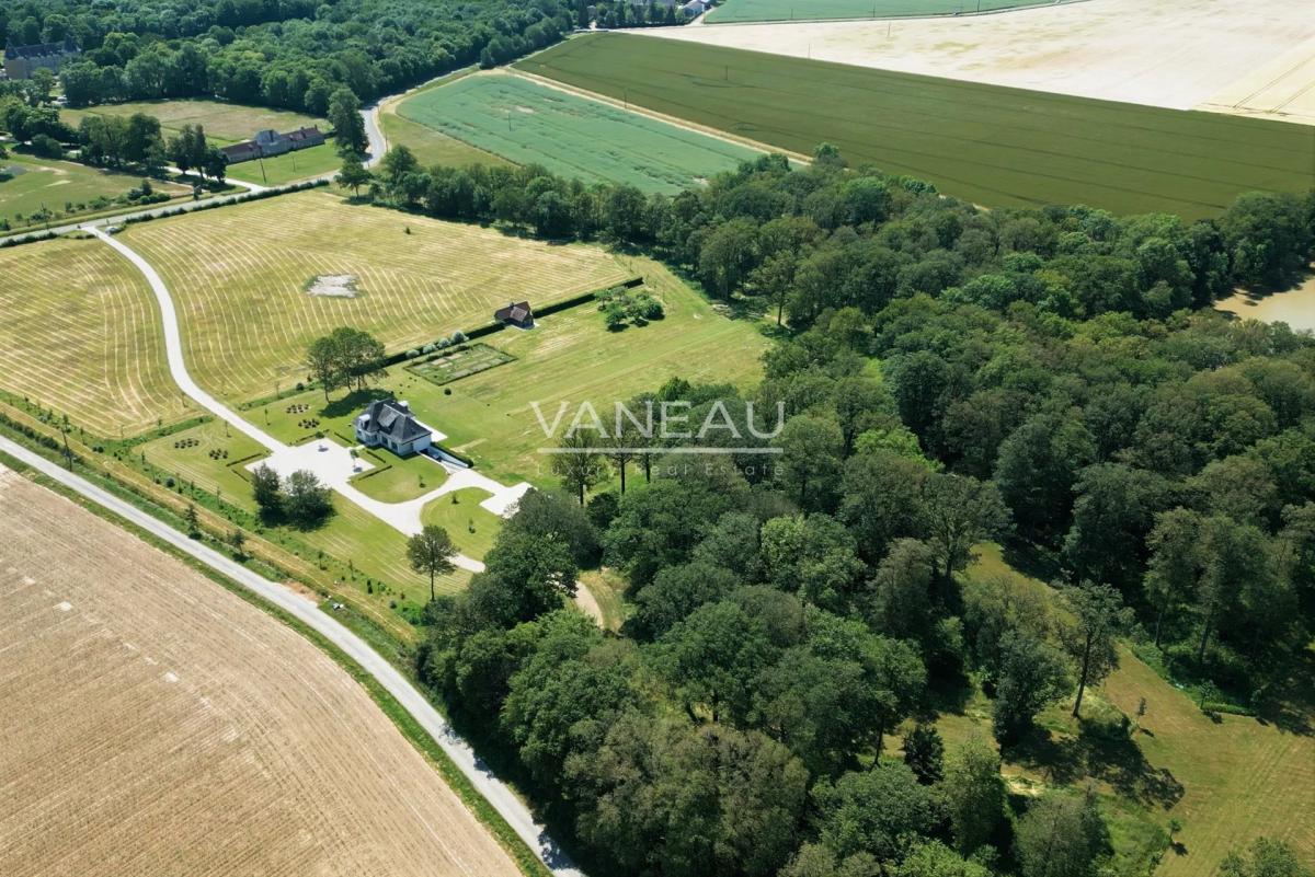 Domaine de 20 hectares - 1.30h de paris - perche sud