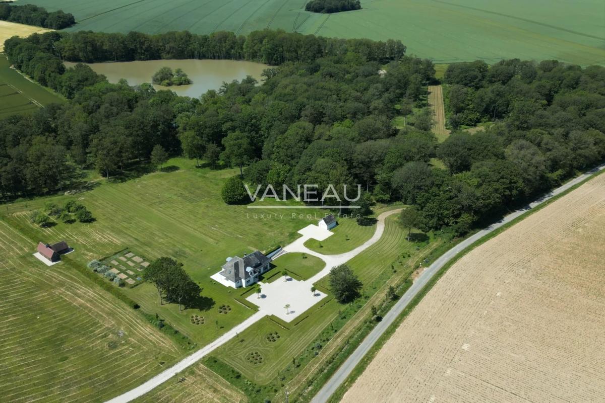 Domaine de 20 hectares - 1.30h de paris - perche sud