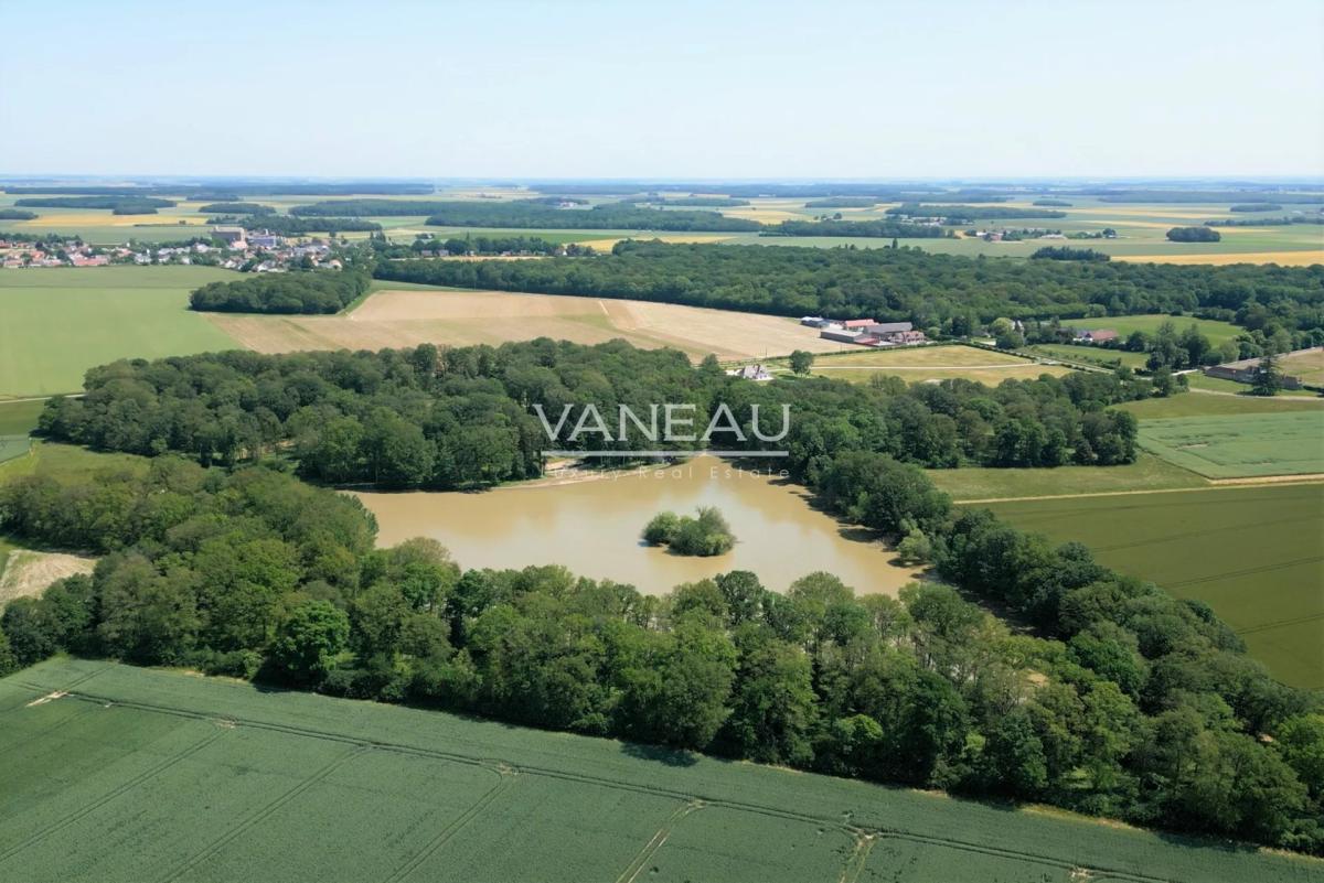 Domaine de 20 hectares - 1.30h de paris - perche sud