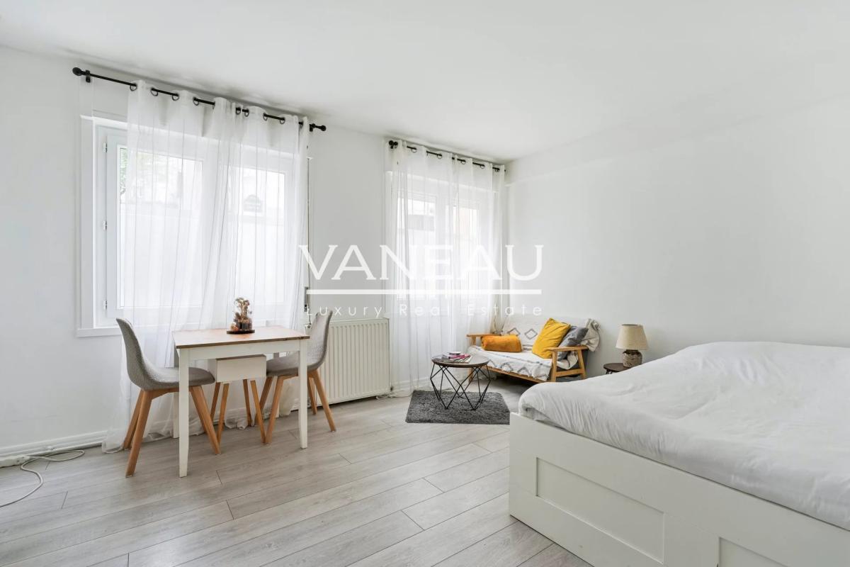 Studio au calme, au pied de Montmartre.