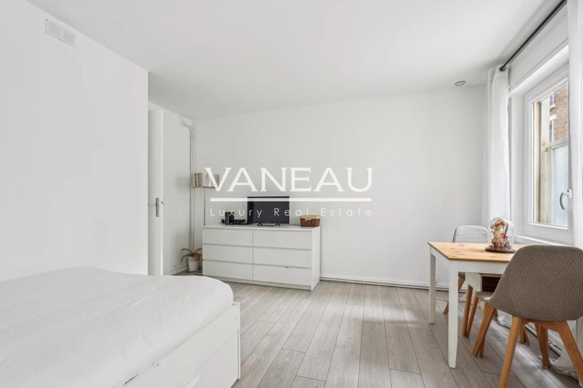 Studio au calme, au pied de Montmartre.