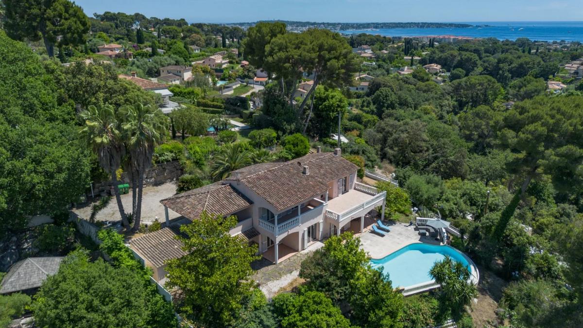 Antibes -  Superbe villa provençale avec belle vue  mer panorami
