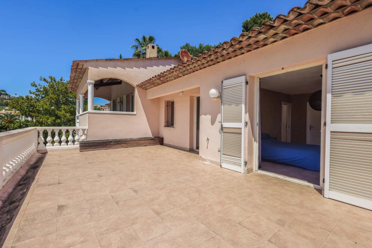 Antibes -  Superbe villa provençale avec belle vue  mer panorami