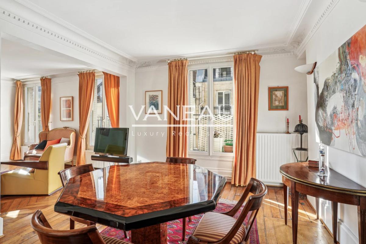 Paris VIII - Av. Matignon - Gabriel - Charmant 3 pièces avec bal