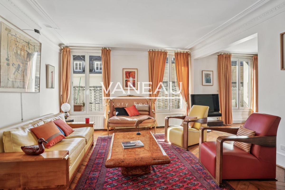 Paris VIII - Av. Matignon - Gabriel - Charmant 3 pièces avec bal