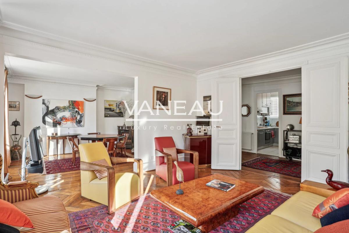 Paris VIII - Av. Matignon - Gabriel - Charmant 3 pièces avec bal