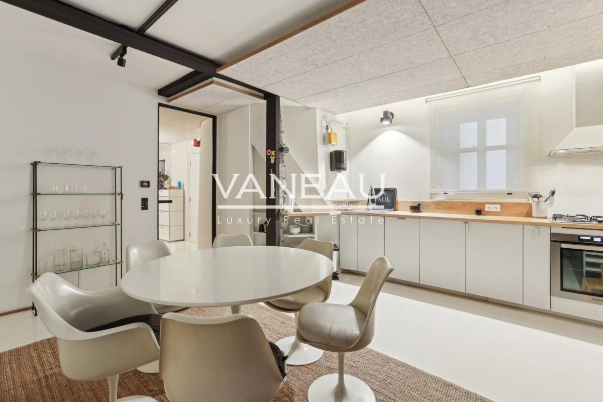 Paris Xème - Magnifique duplex avec balcon -