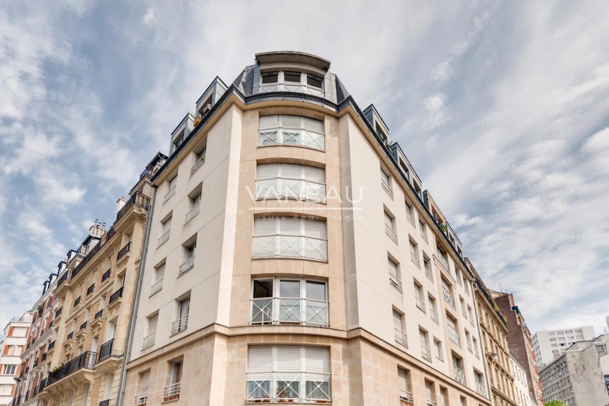 PARIS XVe - Square Necker appartement au calme