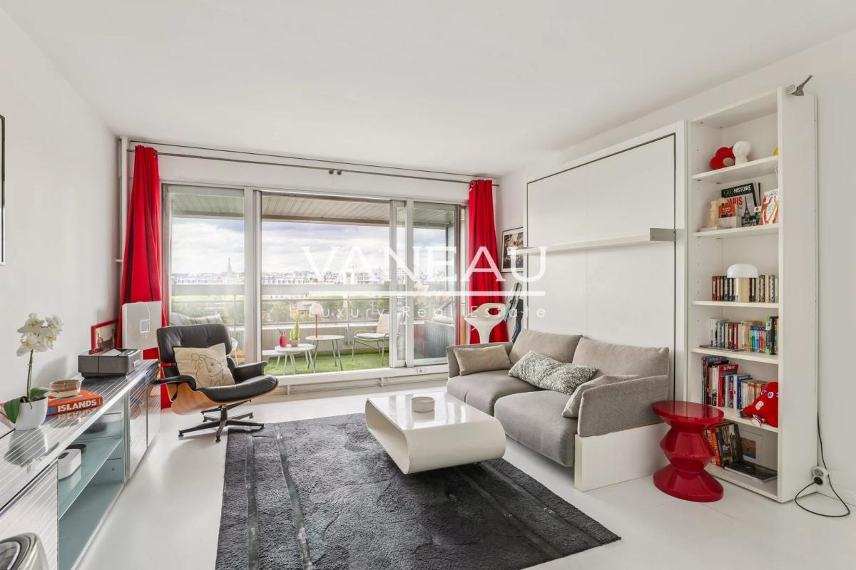 Studio lumineux de 30 m² en étage élevé - Bon état - Vue dégagée