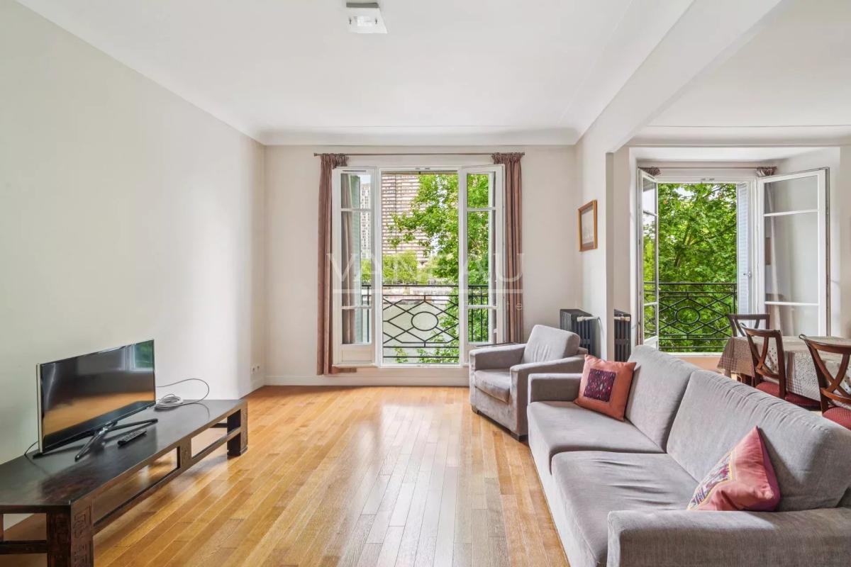 PARIS XVIème - Auteuil - Quai de Seine -Appartement rénové