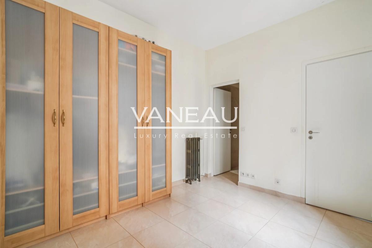 PARIS XVIème - Beaugrenelle-Auteuil - Appartement rénové -