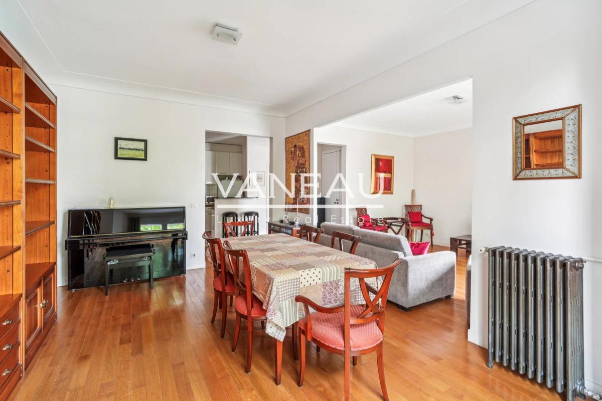 PARIS XVIème - Beaugrenelle-Auteuil - Appartement rénové -