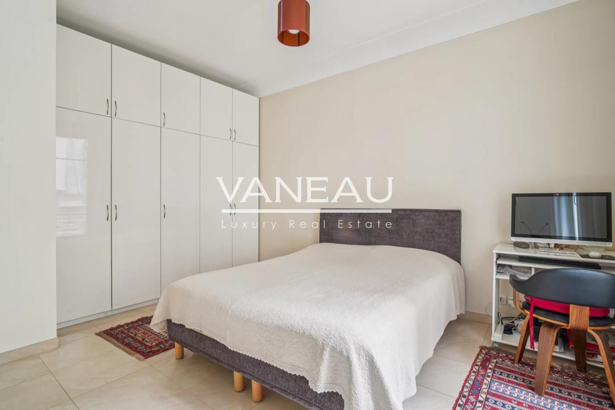 PARIS XVIème - Beaugrenelle-Auteuil - Appartement rénové -