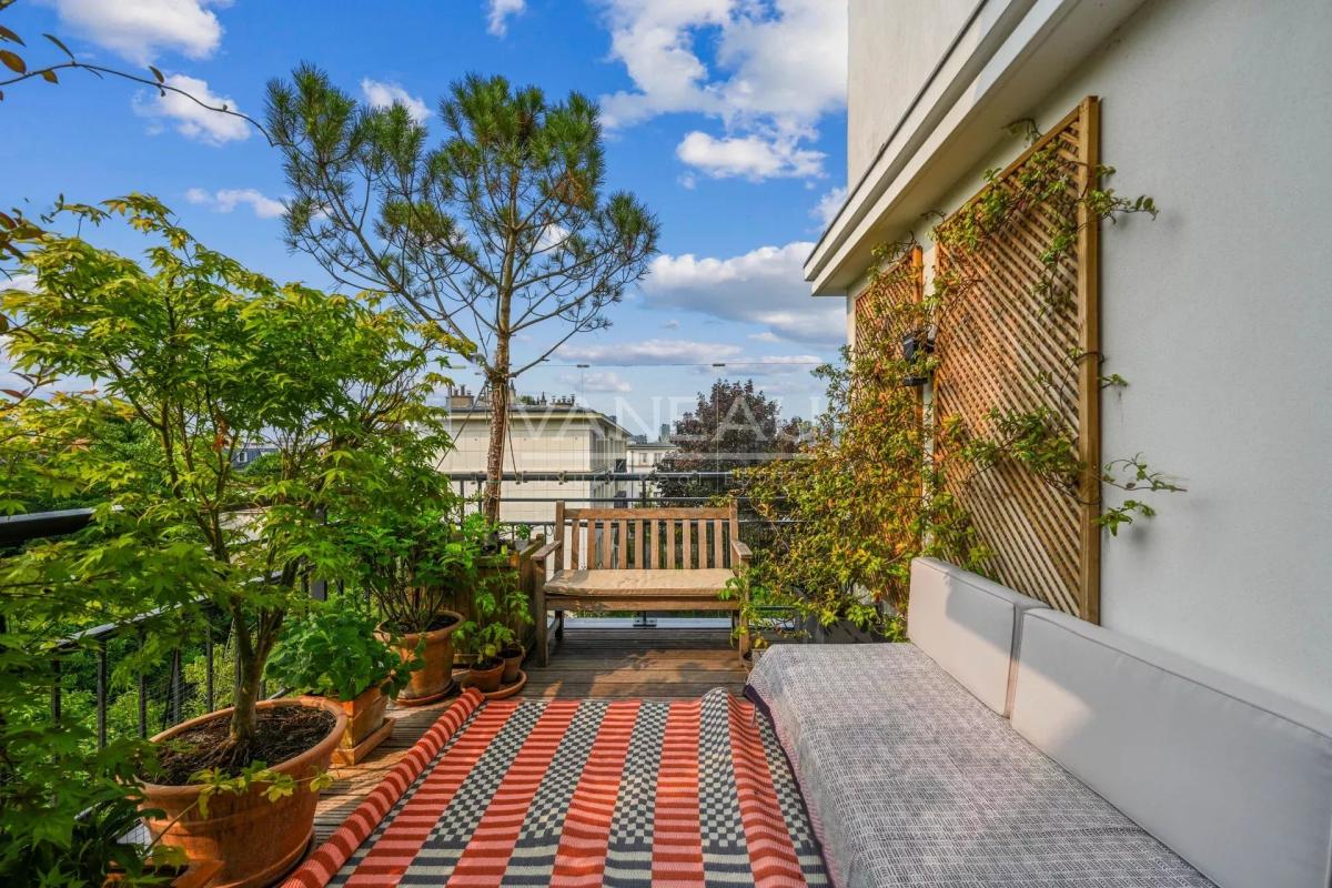 Suresnes - Trois pièces avec large terrasse