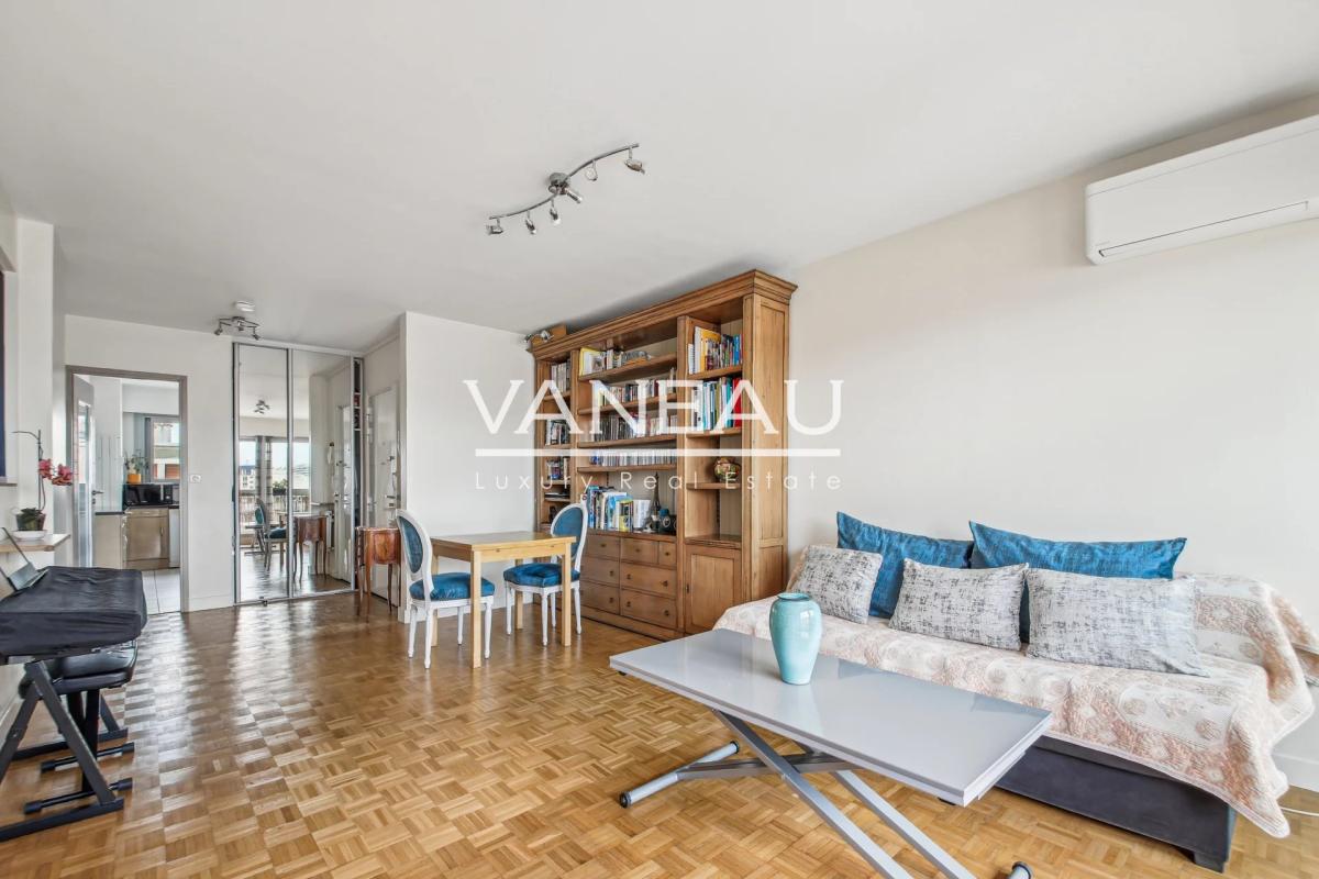 Paris XVe – Boucicaut / Charles Michels : Appartement dernier ét