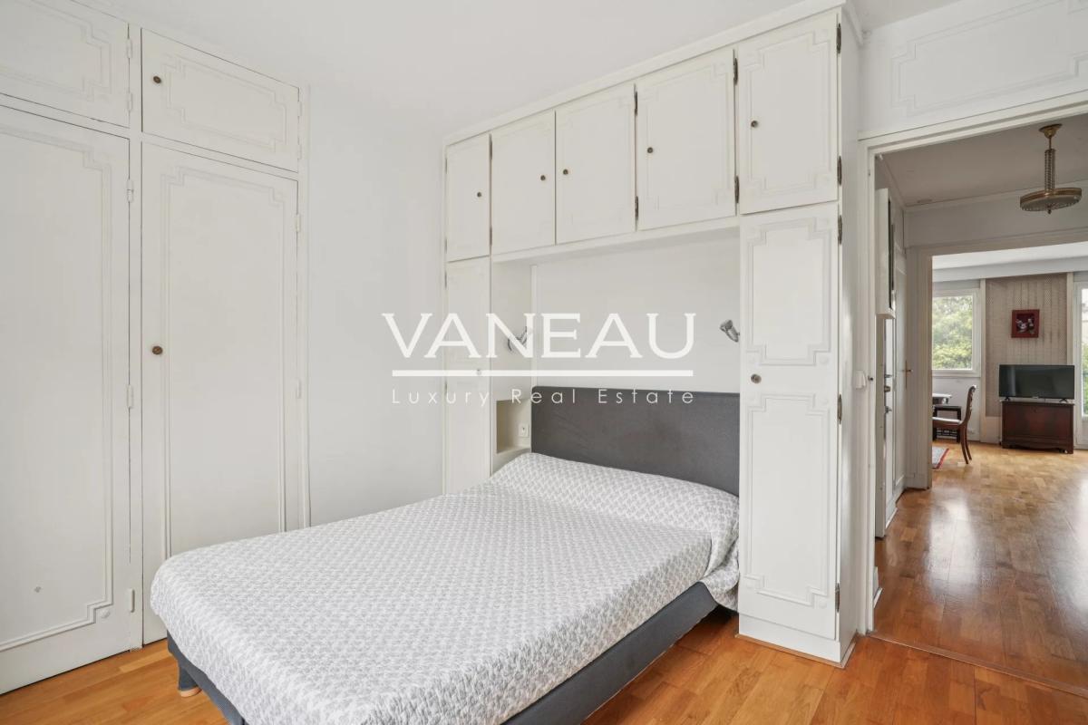 Paris XVe - Blomet - Appartement trois pièces avec vue dégagée
