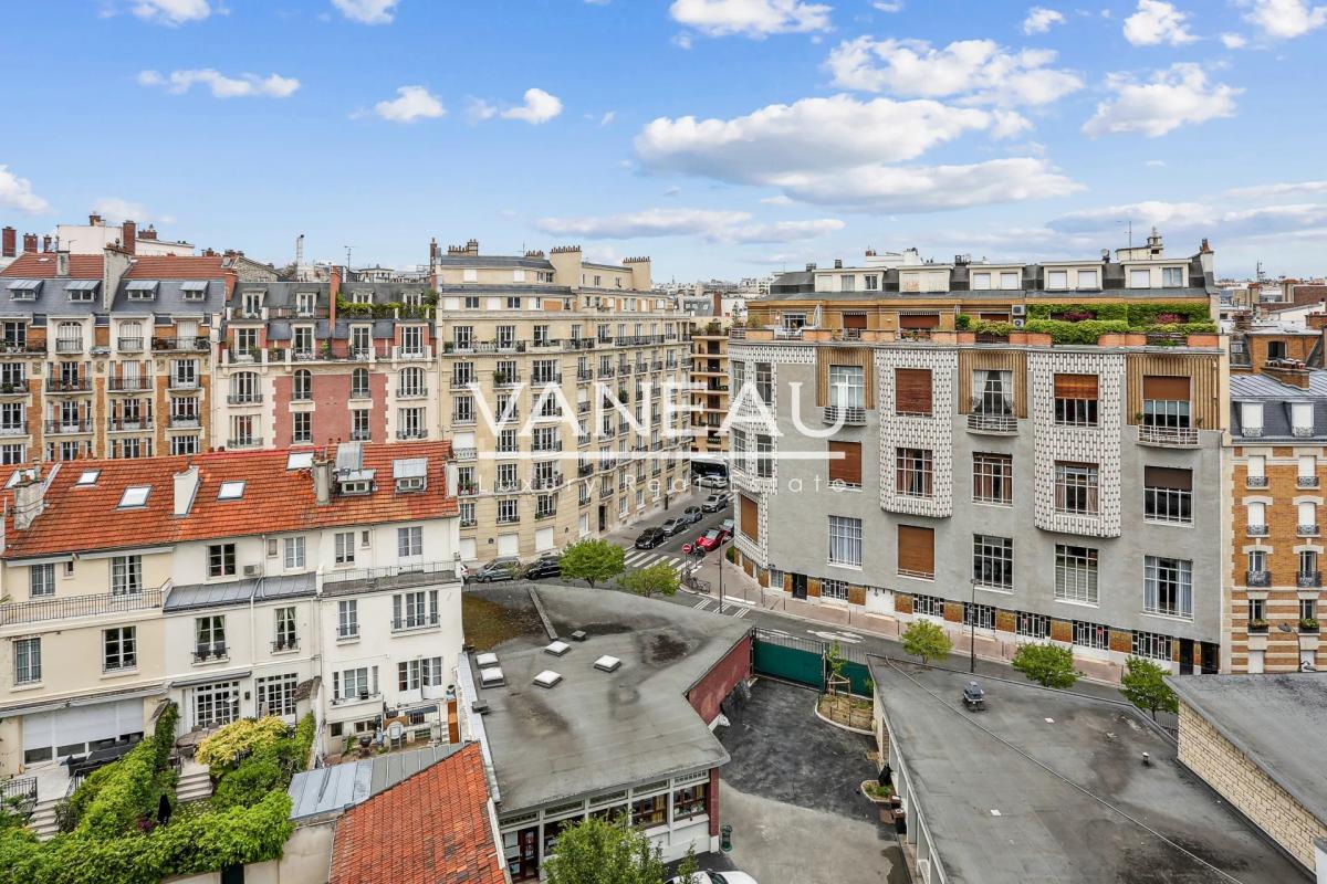 Paris XVIe - exclusivité studette en dernier étage avec ascenseu