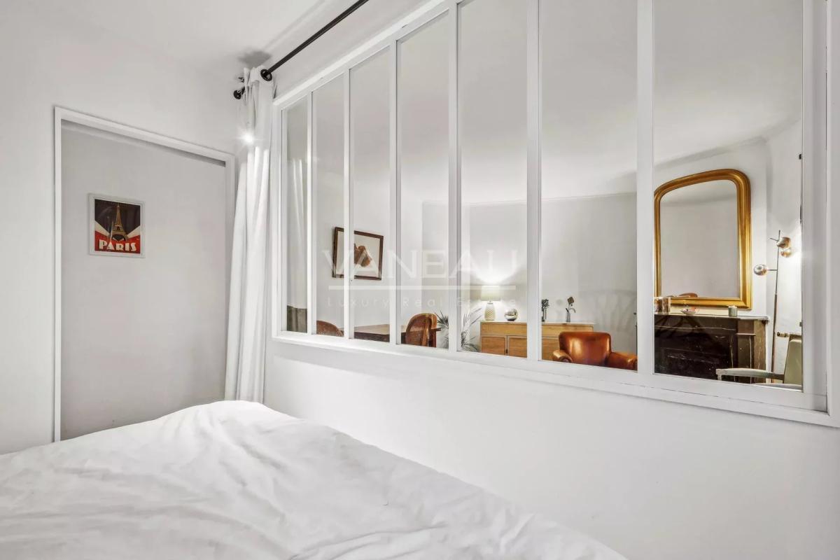 Exclusivité - Paris 15ème 2/3 pièces lumineux en très bon état