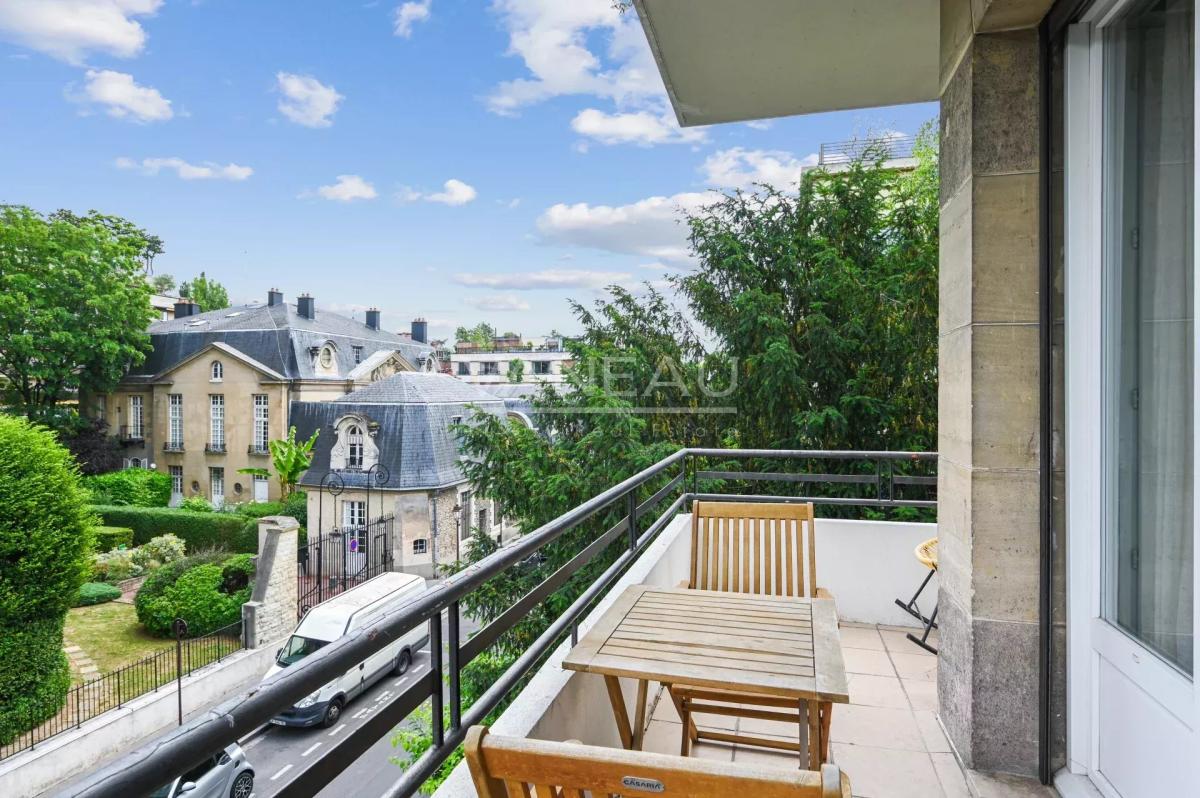 Neuilly - Saint James.