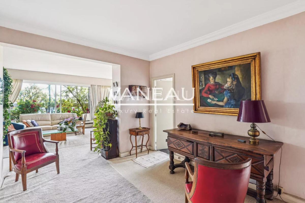 Paris XIVe – dernier étage avec terrasse panoramique