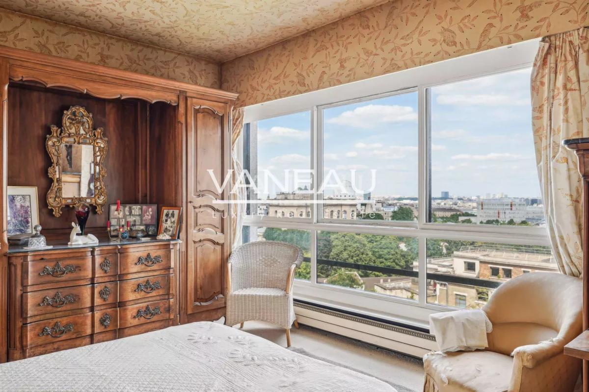 Paris XIVe – dernier étage avec terrasse panoramique