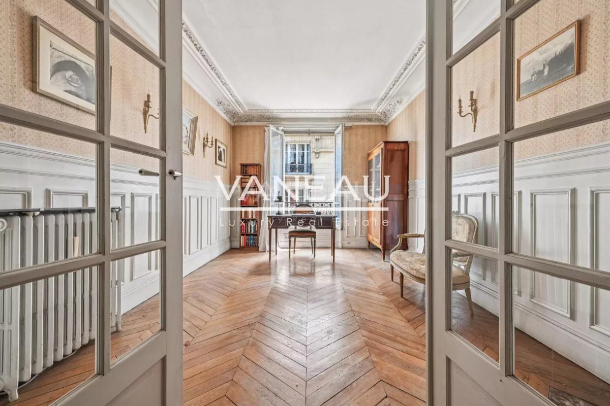 Neuilly - Mairie - Appartement 4 pièces - Charme de l'ancien