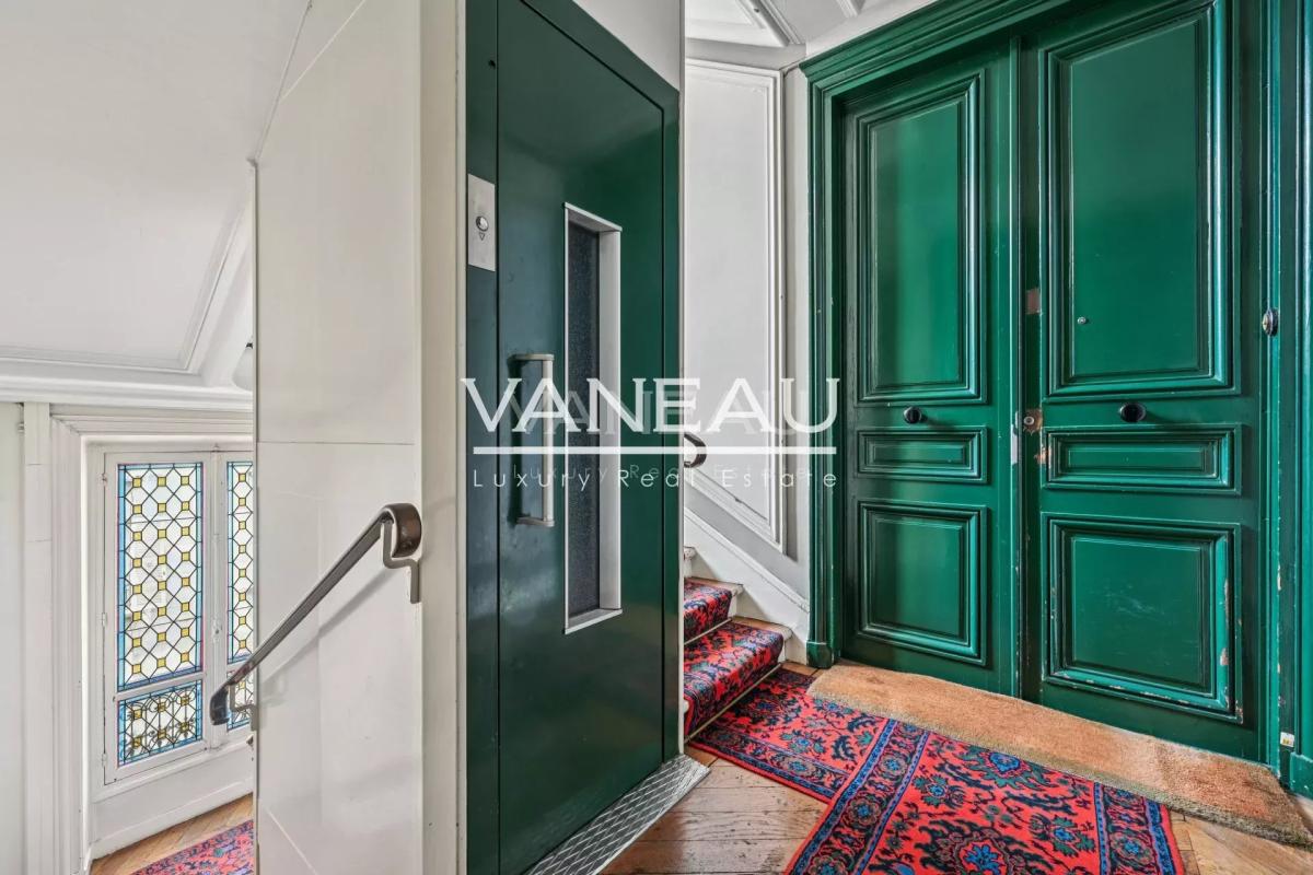 Neuilly - Mairie - Appartement 4 pièces - Charme de l'ancien