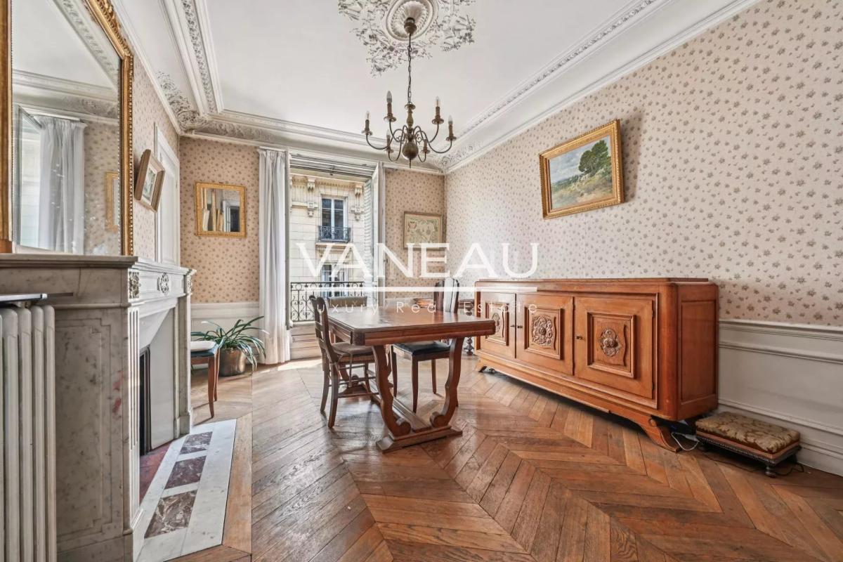 Neuilly - Mairie - Appartement 4 pièces - Charme de l'ancien