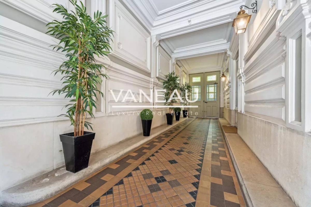Neuilly - Mairie - Appartement 4 pièces - Charme de l'ancien