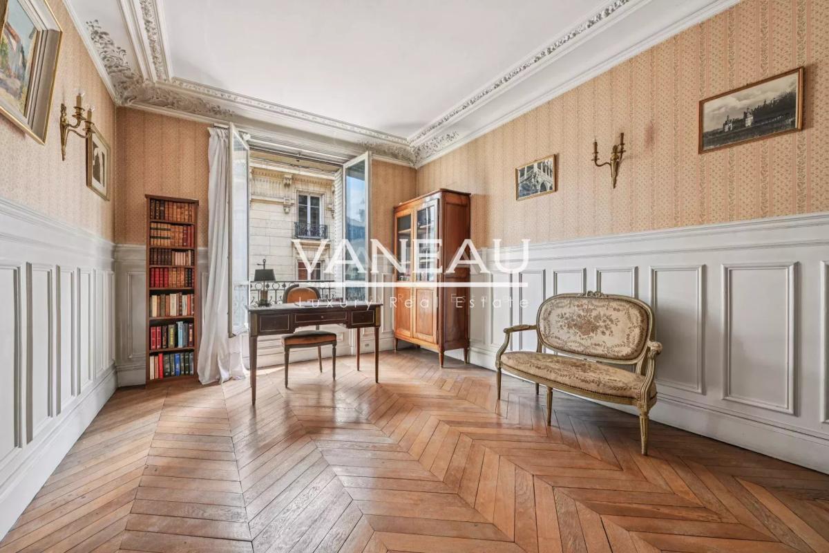 Neuilly - Mairie - Appartement 4 pièces - Charme de l'ancien