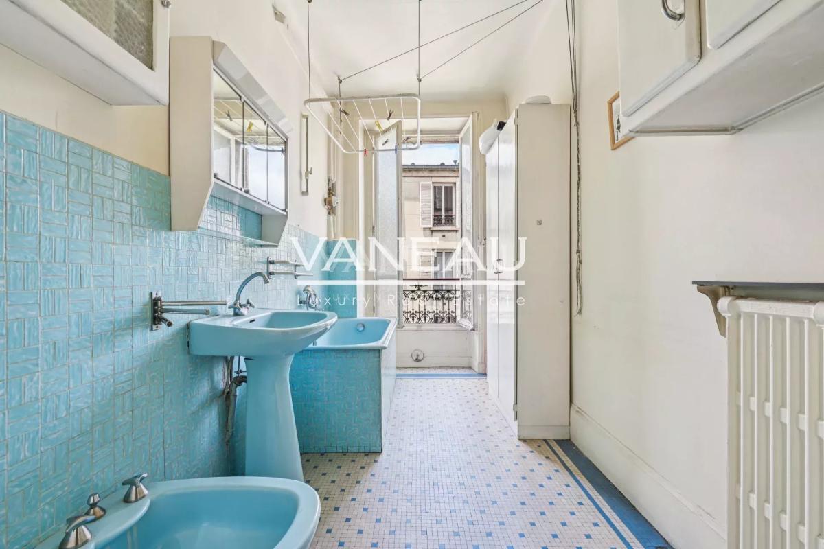 Neuilly - Mairie - Appartement 4 pièces - Charme de l'ancien