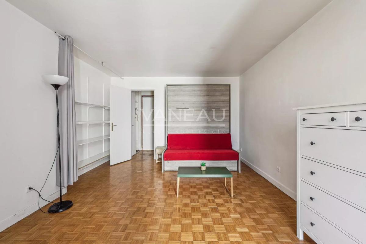 Paris XVe - Lecourbe - Studio lumineux au calme sur cour - profe