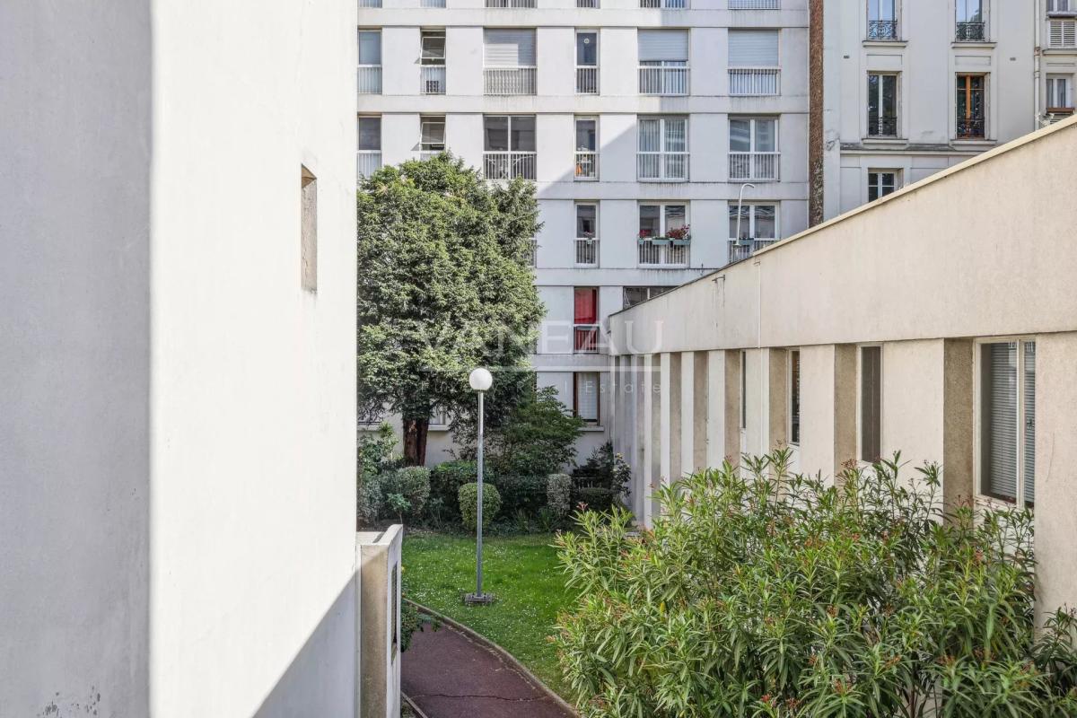 Paris XVe - Lecourbe - Studio lumineux au calme sur cour - profe