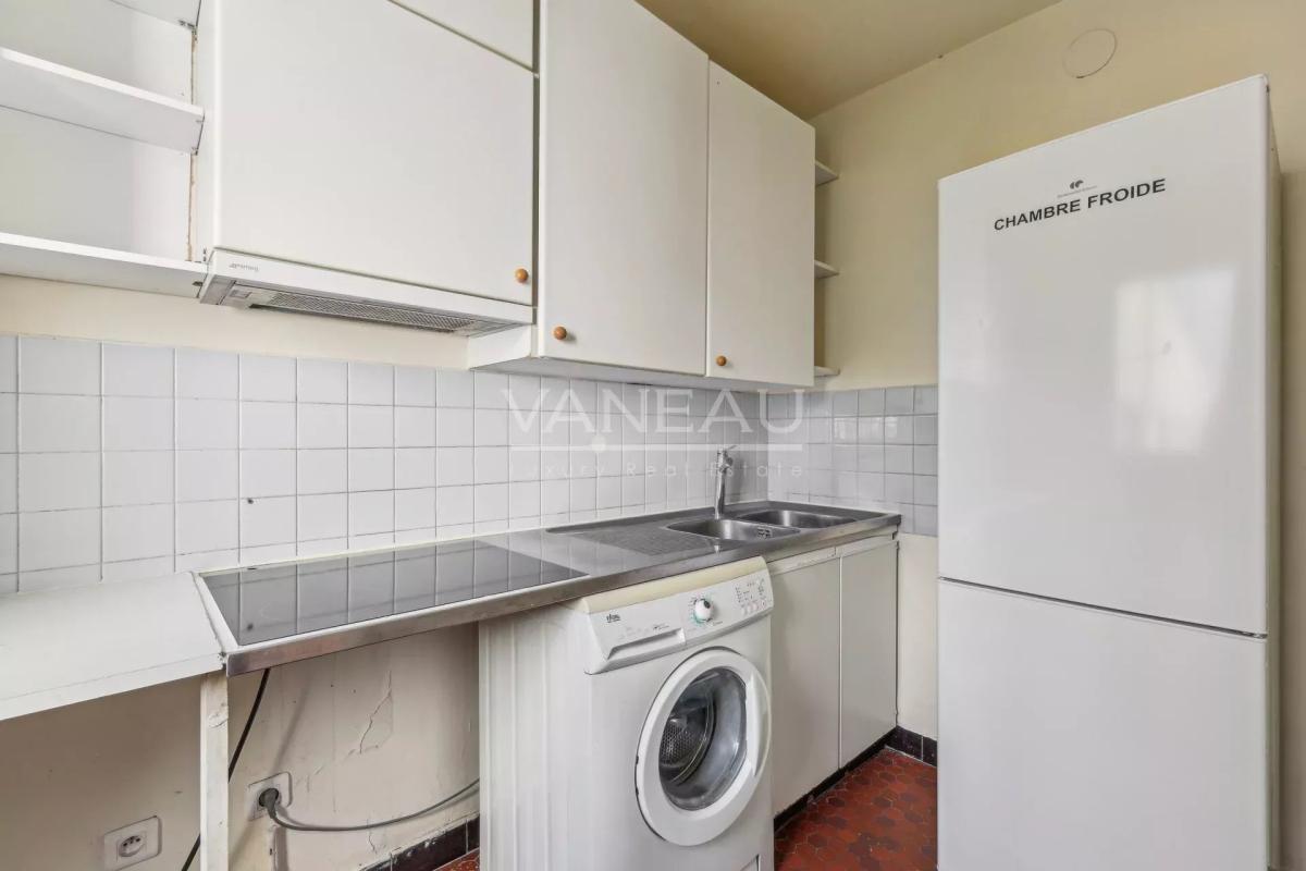 Paris XVe - Lecourbe - Studio lumineux au calme sur cour - profe